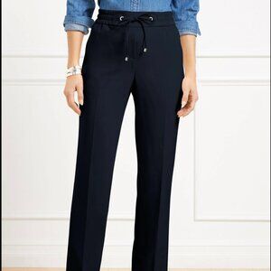 Robert Talbot Women's Straight Leg Ankle Crepe Pants in Black (NWT) (M)
